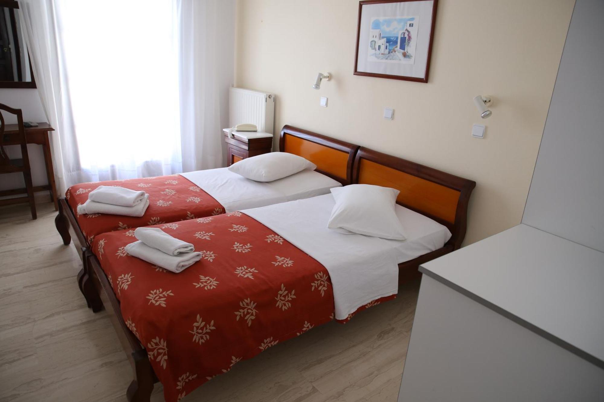 Hotel New Haroula Fira  Habitación foto